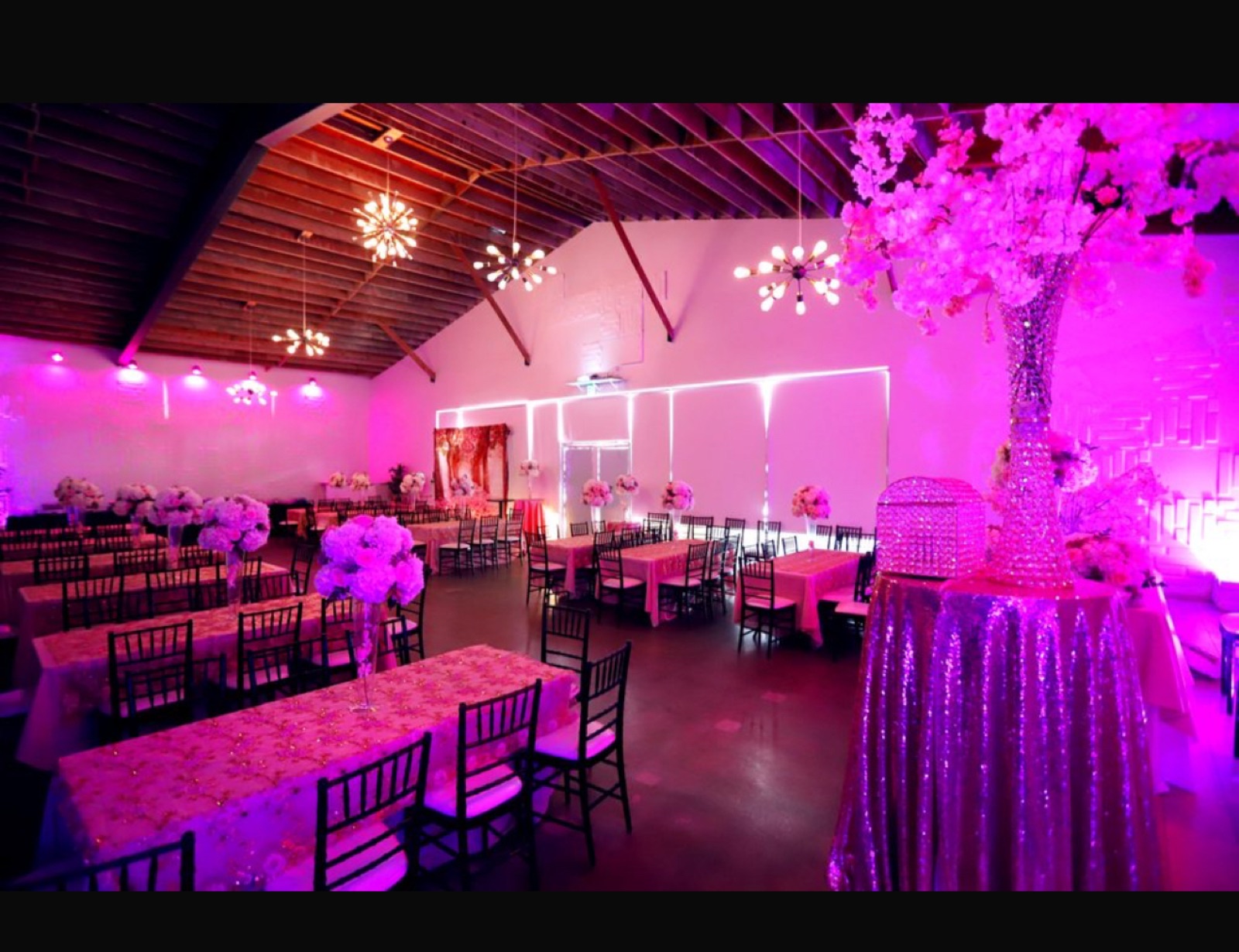 The Shelby - vibrant celebration in the bright hall