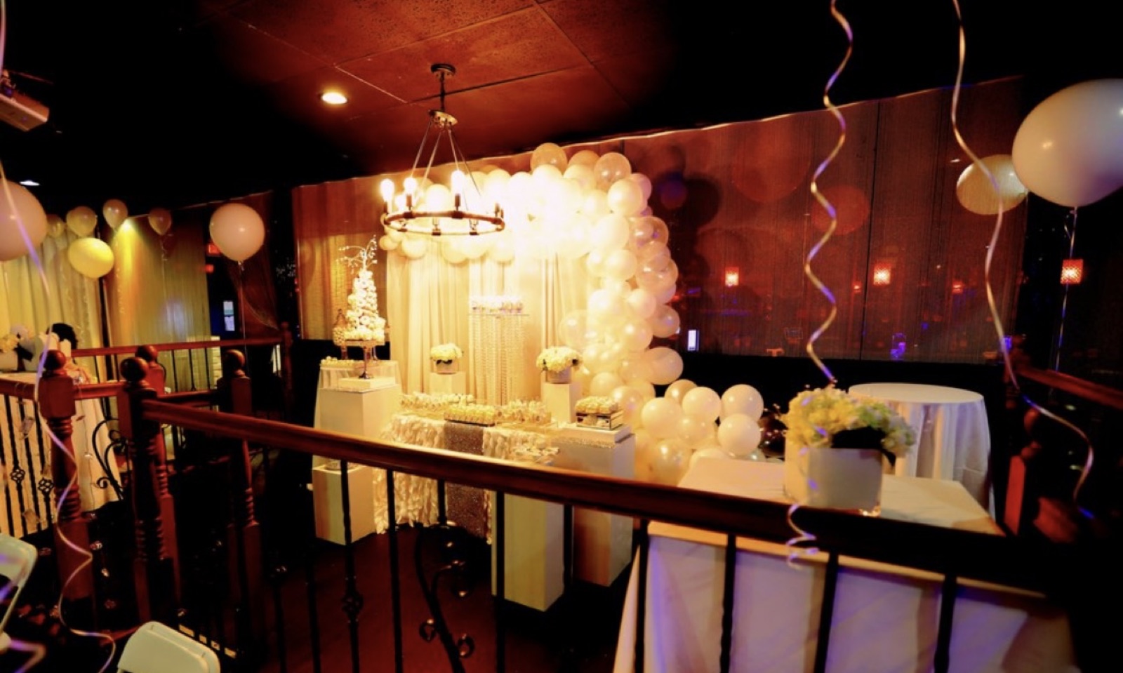 SOL Venue private event table and floral decor detail